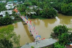Kinh Ngay - Cây cầu đặc biệt tại căn cứ cách mạng Cái Ngang