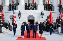Ông Trump đón ông Tập Cận Bình tại Nhà Trắng, tiến hành hội đàm kín