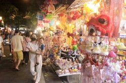 Hà Nội rộn ràng không khí Trung thu