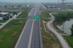 Đề xuất đầu tư hơn 550 km cao tốc Bắc - Nam