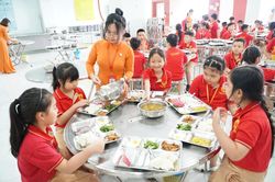 Khám phá bữa ăn bán trú tại hệ thống trường tư có nhiều cơ sở ở TP. HCM