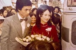 Đám cưới thời bao cấp từng làm tắc nghẽn phố Hàng Đào của nữ NSND lừng danh