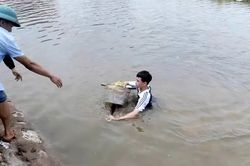 Nam sinh lớp 11 dũng cảm lao xuống sông cứu hai em nhỏ