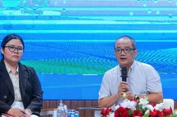 Nữ công nhân môi trường: Khi 'gánh nặng kép' bào mòn sức khỏe