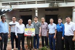 Xã Tiến Thắng trao kinh phí hỗ trợ xây nhà Đại đoàn kết năm 2026