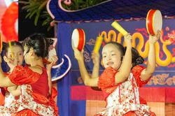 Trung thu rộn ràng, trao gửi yêu thương đến trẻ thơ tại phường Tây Hồ
