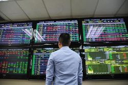 Khối ngoại bán ròng gần 3.000 tỷ đồng tuần đầu sau nâng hạng, liệu có đáng lo?