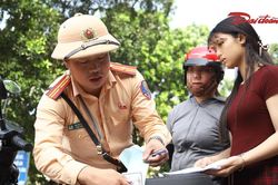 Học sinh chưa đủ tuổi vẫn đi xe, hàng loạt phương tiện bị đưa vào trường xử lý