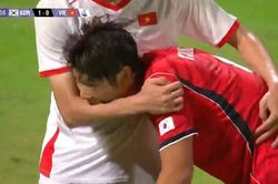 Cầu thủ U23 Hàn Quốc cắn trung vệ Việt Nam cao 1,96 m