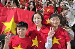 Ấm lòng tình yêu Việt Nam trên khán đài ASIAD 20