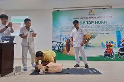 Đà Nẵng:Trang bị kỹ năng sơ cấp cứu cho lực lượng trực tiếp hỗ trợ du khách