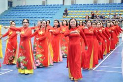 Sôi nổi sân chơi thể thao của người cao tuổi Quảng Ngãi