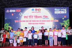 TP. HCM: Ấm áp đêm hội Vui Tết Trung thu tại phường Tăng Nhơn Phú