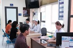 Tự đi khám bảo hiểm y tế trái tuyến: 50% mức hưởng được tính thế nào, thuốc có được thanh toán?