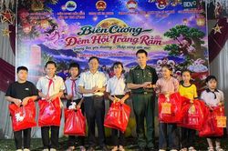 Rộn ràng Tết Trung thu ở các xã vùng biên giới Đắk Lắk