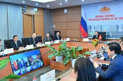 Phó Chủ tịch Quốc hội Nguyễn Khắc Định chủ trì họp trực tuyến với Nhóm hợp tác với Quốc hội Việt Nam của Hội đồng Liên bang Nga