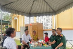'4 cùng', '5 nắm' trong quản lý tư tưởng bộ đội