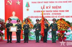 Trung tâm Kỹ thuật Thông tin Công nghệ cao, Binh chủng Thông tin liên lạc: Đón nhận Huân chương Bảo vệ Tổ quốc hạng Nhất