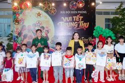 Cần Thơ: Ấm áp 'Biên cương Đêm hội Trăng rằm' tại khu vực biên giới