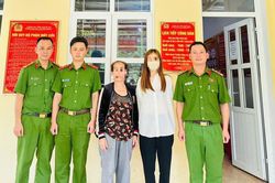 Công an xã hỗ trợ cô gái bị lừa sang nước ngoài trở về đoàn tụ gia đình