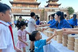 12.000 suất ăn miễn phí tặng thiếu nhi dịp Trung Thu ở Ninh Bình