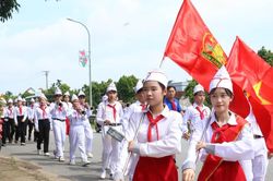 Tạo sân chơi bổ ích cho trẻ em từ mô hình Trại Thu