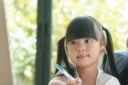 Đừng để lời trách móc làm trẻ tự ti