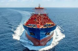 Ả Rập Xê Út bán 100 triệu thùng dầu cho châu Á qua eo biển Hormuz