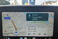 Google Maps nâng cấp tính năng mới cho người dùng Android Auto trên xe