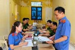 VKSND khu vực 7, tỉnh Ninh Bình trực tiếp kiểm sát tại Công an các phường