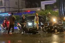 Xe Mercedes tông hàng loạt phương tiện, một người tử vong