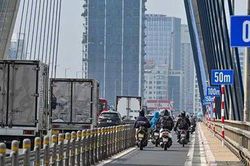Hà Nội: Giảm tốc độ làn ô tô trên cầu Nhật Tân xuống 80 km/h