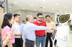 Robot AI mở hướng mới trong phục vụ hành chính công