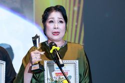 NSND Hồng Vân nhận 'tin vui' ở giải thưởng Vietnamese