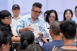 Đàm Vĩnh Hưng mang Tết Trung thu đến những mảnh đời khó khăn