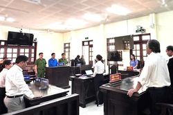 Kẻ hiếp dâm bé gái 13 tuổi lĩnh án 8 năm tù