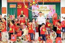 Mùa Trung thu ấm tình quân dân ở Đặc khu Trường Sa
