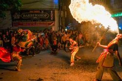 Cao Hạ 'giữ lửa' Trung thu giữa làng ven đô Hà Nội