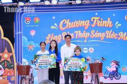 Trung thu đầm ấm bên trẻ em nghèo