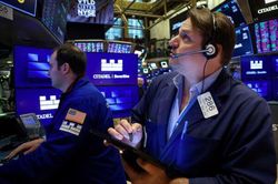 Dow Jones giảm liên ba phiên khi lợi suất tiếp tục lên đỉnh
