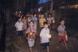 Nhớ những đêm rằm liên hoan