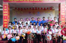 Trung thu thắm tình xuôi ngược