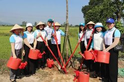 Phó Chủ tịch Hội LHPN tỉnh Gia Lai được trao Giải thưởng Nguyễn Thị Định