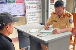 Tài xế xe khách Tiến Cảnh bị phạt 5 triệu đồng vì vượt phải, tạt đầu xe khác
