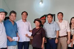 Xã Mỏ Vàng khẩn trương hỗ trợ gia đình bị sập nhà do sạt lở