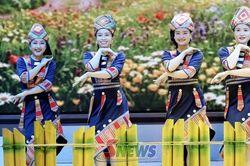 Gửi trọn đam mê với nghệ thuật múa dân gian