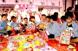 'Vầng trăng yêu thương' dành cho bệnh nhi Bệnh viện Đa khoa Hà Giang
