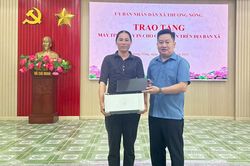 Thượng Nông trao tặng 7 bộ máy tính và máy in phục vụ chuyển đổi số tại cơ sở