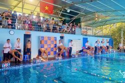 Nhiều trường đẩy mạnh phong trào luyện tập môn bơi