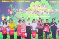 Hà Nội tổ chức "Vui hội trăng rằm" cho con công nhân